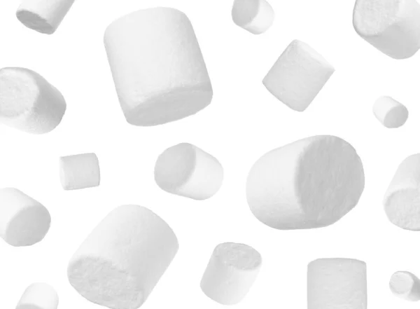 Deliziosi Dolci Marshmallow Gonfi Che Volano Sfondo Bianco — Foto Stock