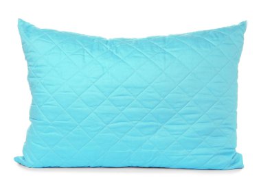 Açık mavi yastık beyaza izole edilmiş.