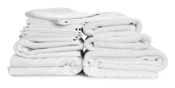 Stapels Handdoeken Lakens Witte Achtergrond — Stockfoto