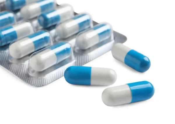Buborékcsomagolás Fehér Alapon Világos Tablettákkal — Stock Fotó