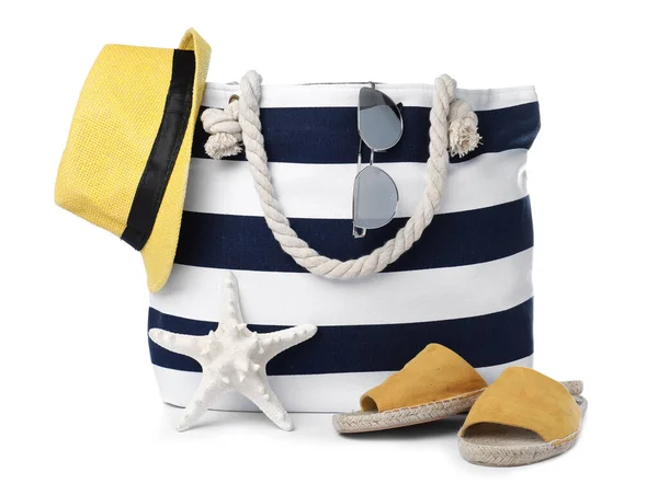 Elegante Borsa Con Accessori Spiaggia Isolati Bianco — Foto Stock