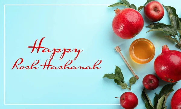 Platte Lay Compositie Met Rosh Hashanah Vakantie Attributen Lichtblauwe Achtergrond — Stockfoto