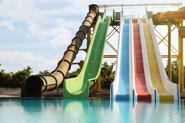 Beautiful View Water Park Colorful Slides Swimming Pool Sunny Day — Stock Photo, Image