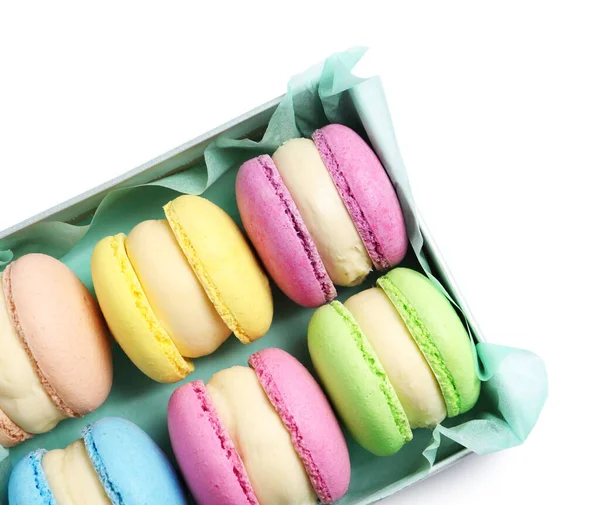 Muchos Deliciosos Macarons Coloridos Caja Sobre Fondo Blanco Vista Superior — Foto de Stock