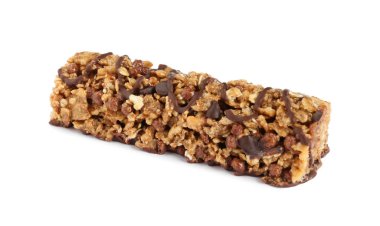 Beyaz üzerine çikolata izole edilmiş granola bar. Yüksek protein atıştırması