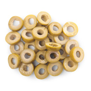 Beyaz arkaplanda taze yeşil zeytin kes, üst görünüm