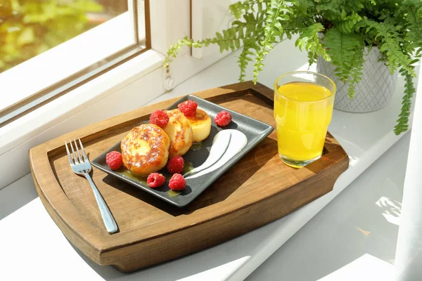 Cottage Cheese Pancakes Fresh Raspberries Sour Cream Wooden Tray Window — Stock Photo, Image