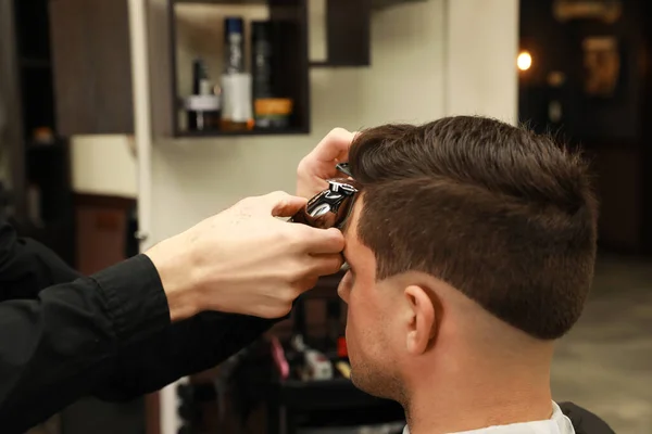 Professional Hairdresser Making Stylish Haircut Salon Closeup — Stock Photo, Image