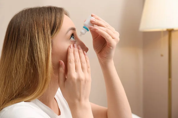 Young Woman Using Eye Drops Home — Stock Photo, Image