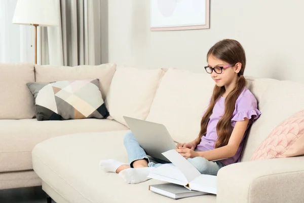 Girl Laptop Books Sofa Home — Stock Photo, Image