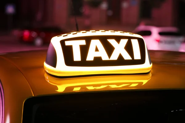 Taxi Car Yellow Sign Outdoors Night Closeup — Stock Photo, Image