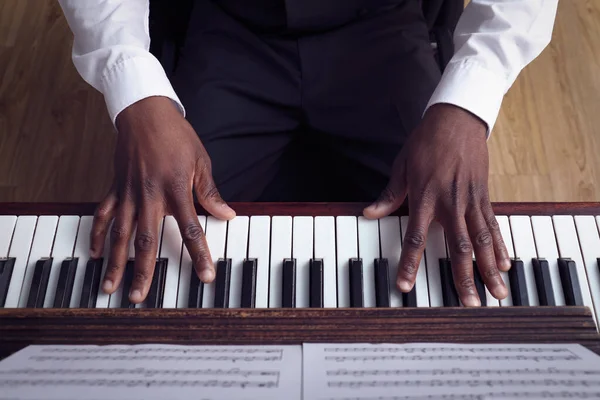 African American Man Playing Piano Indoors View Talented Musician — Stock Photo, Image