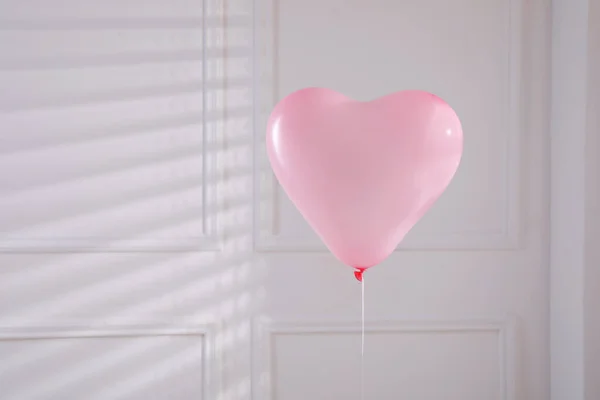 Feestelijke Hartvormige Ballon Lichtkamer — Stockfoto