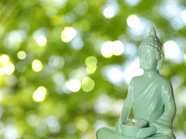 Escultura Cerámica Buda Con Vela Encendida Aire Libre Espacio Para — Foto de Stock