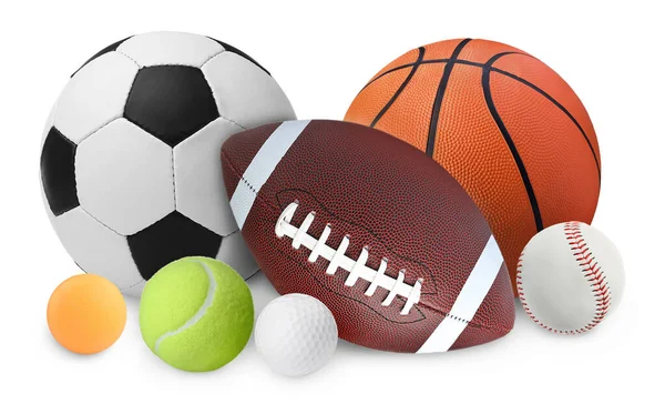 白い背景に異なるスポーツボールのグループ — ストック写真