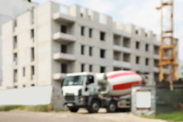 Vista Turva Construção Inacabada Caminhão Misturador Concreto Livre — Fotografia de Stock