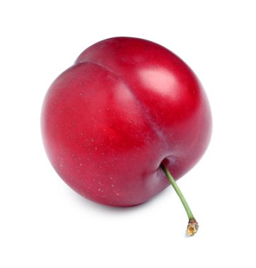 Lezzetli vişneli erik beyazda izole edilmiş.