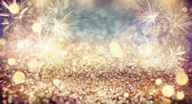 Havai fişeklerle soyut şenlik arka planı, bokeh etkisi. Yeni yıl kutlaması