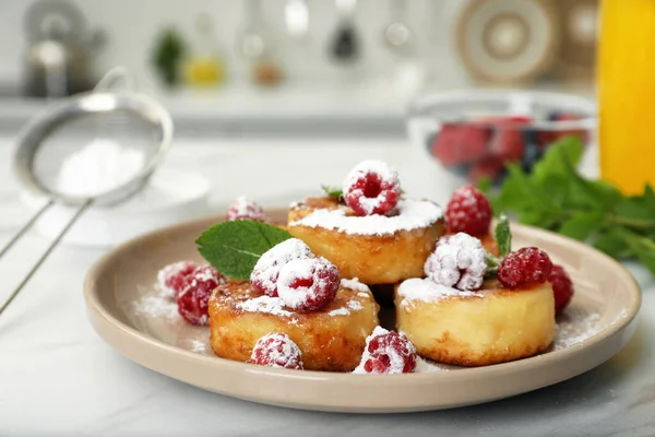 Delicious Cottage Cheese Pancake Dengan Raspberry Segar Mint Dan Icing — Stok Foto