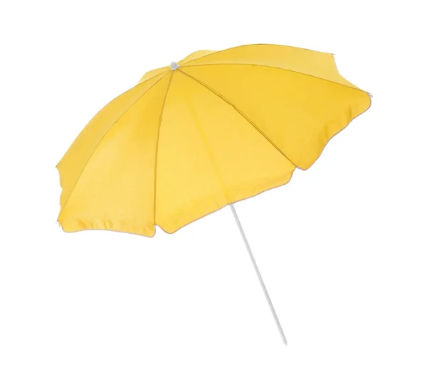 Açık Sarı Kumsal Şemsiyesi Beyazda Izole — Stok fotoğraf