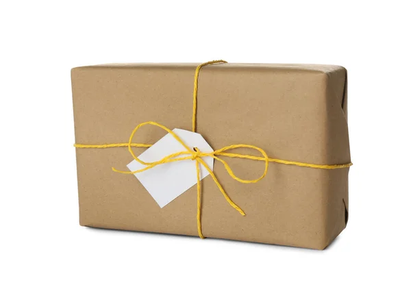 Csomag Csomagolva Kraft Papír Címkével Fehér Alapon — Stock Fotó