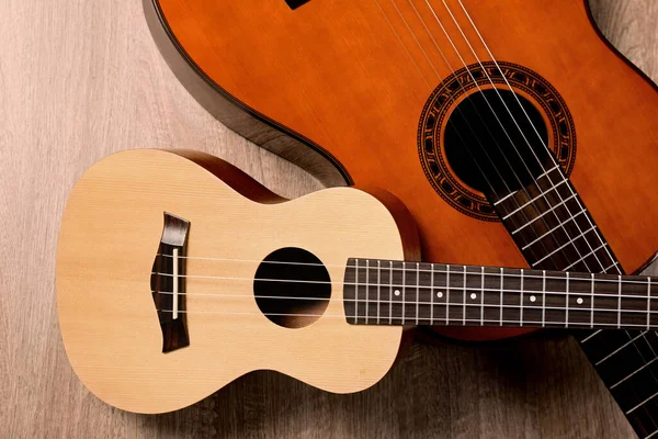 Ukulele Guitarra Acústica Sobre Fondo Madera Planas Instrumentos Musicales Cuerda —  Fotos de Stock