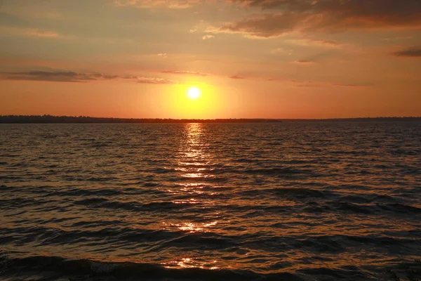 Malerischer Blick Auf Den Schönen Sonnenuntergang Flussufer — Stockfoto