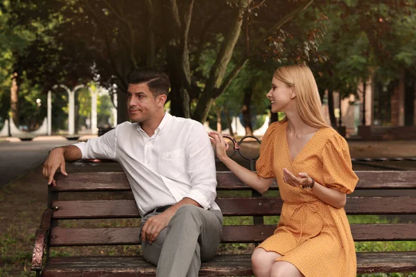 Man Having Boring Date Talkative Woman Bench Park — стоковое фото