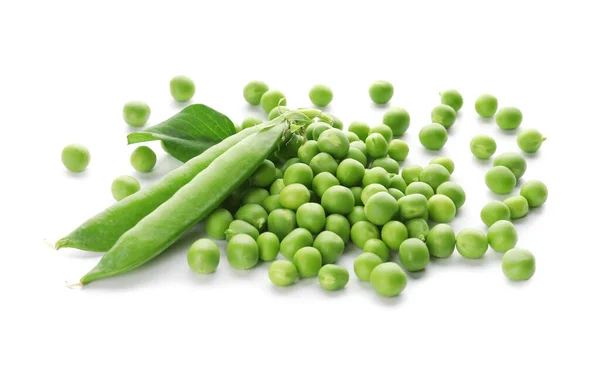 Verse Rauwe Groene Erwten Peulen Witte Achtergrond — Stockfoto