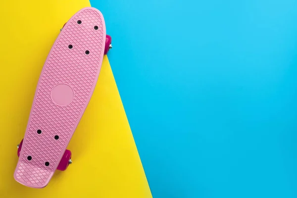 Roze Skateboard Kleur Achtergrond Bovenaanzicht Ruimte Voor Tekst — Stockfoto