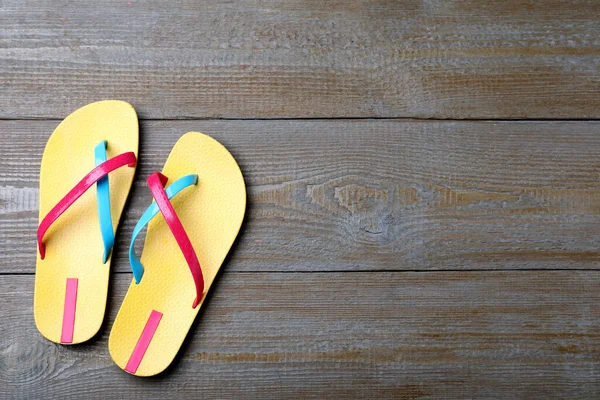 Stylish Flip Flops Wooden Background Flat Lay Space Text — Stock Photo, Image
