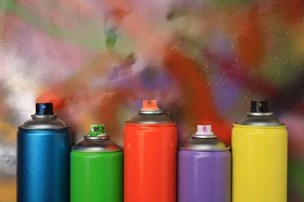 Δοχεία Από Διάφορα Χρώματα Σπρέι Γκράφιτι Στο Φόντο Χρώμα Επίπεδη — Φωτογραφία Αρχείου