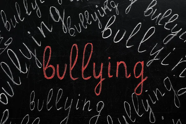 Muitas Palavras Bullying Escrito Quadro Negro Vista Close — Fotografia de Stock