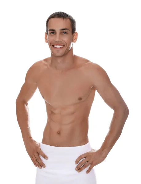 Bello Uomo Senza Camicia Con Corpo Sottile Asciugamano Avvolto Intorno — Foto Stock