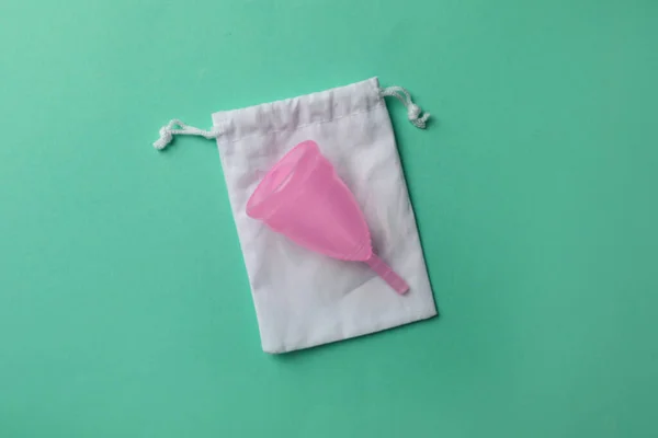 Taza Menstrual Con Bolsa Algodón Sobre Fondo Turquesa Vista Superior — Foto de Stock
