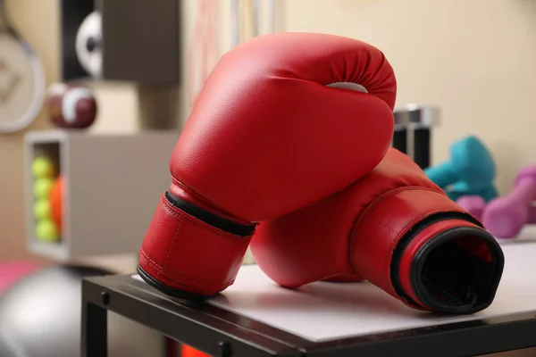 Red Boxing Gloves White Table Room Other Sports Equipment — Stock Photo, Image