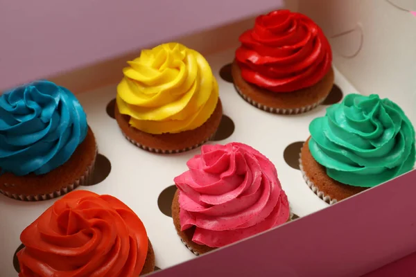 Cupcakes Diferentes Com Creme Caixa Close — Fotografia de Stock
