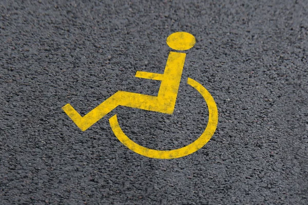 Symbole Fauteuil Roulant Sur Route Asphaltée Permis Stationnement Handicapés — Photo