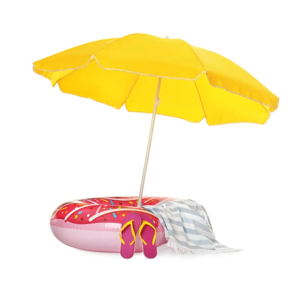 Open Yellow Beach Umbrella Inflatable Ring Blanket Flip Flops White — Stock Photo, Image