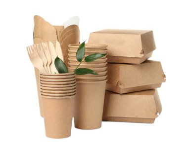 Beyaz arka planda farklı çevre dostu ürünler