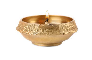 Diya lambası beyaza izole edilmiş. Diwali kutlaması