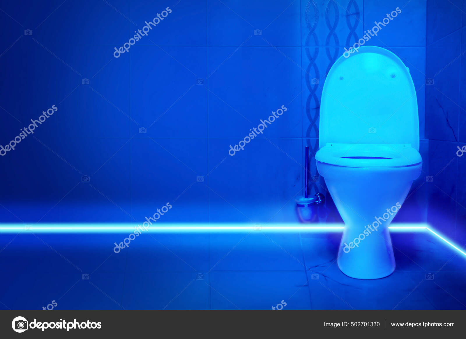 Toilette Avec La Lumière Du Soleil Image stock - Image du