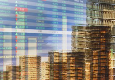 Elektronik ticaret platformu ve istiflenmiş madeni paralar. Borsa