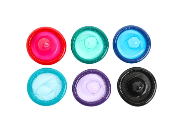 Desempaquetado Condones Colores Sobre Fondo Blanco Vista Superior Sexo Seguro —  Fotos de Stock