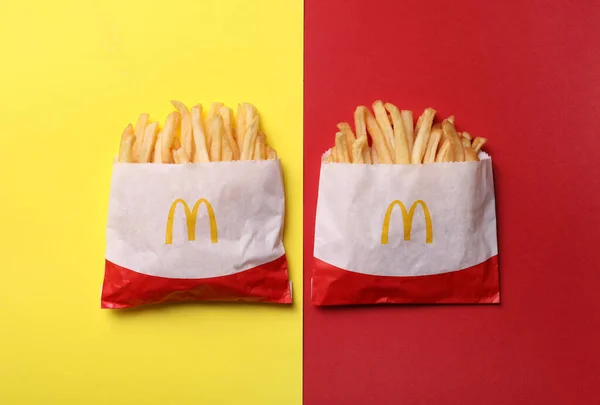 Mykolaiv Ukraine Août 2021 Deux Petites Portions Frites Mcdonald Sur — Photo