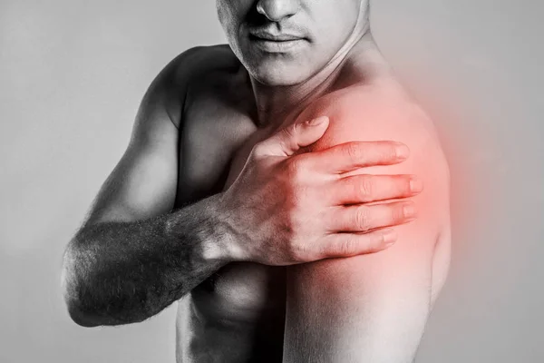 Homem Sofrendo Dor Ombro Close Foto Preto Branco — Fotografia de Stock