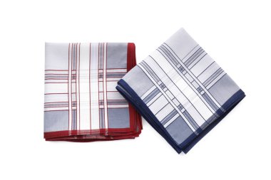 Beyaz arkaplanda şık mendiller, üst görünüm