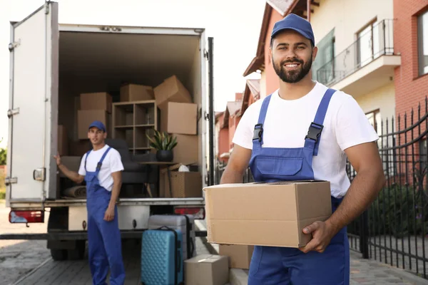 Workers Unloading Boxes Van Outdoors Moving Service — Stock Photo, Image