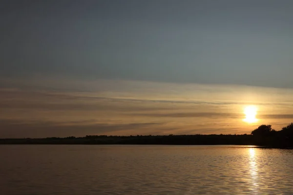 Malerischer Blick Auf Den Schönen Fluss Bei Sonnenaufgang Landschaft Frühen — Stockfoto