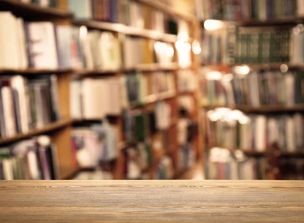 Leerer Holztisch Der Bibliothek Raum Für Design — Stockfoto